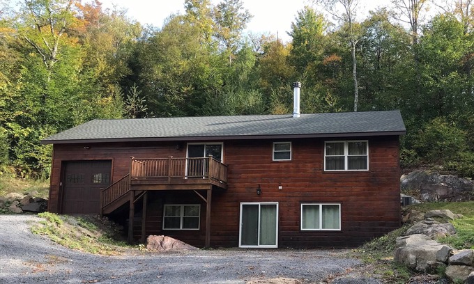 Old Forge Cabin | Adirondack Retreat! Spacious 4-Bedroom Cabin in Old Forge, NY
