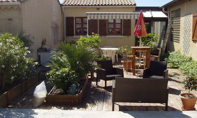 Pomerols House | Adjoining the owner's main house