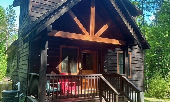 Jay Cabin | ADK Cabin | River Access | Hot Tub | Dog Friendly