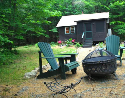 Lake Clear House | ADK Pinecone Cabin - Close to Rail Trail & Lake
