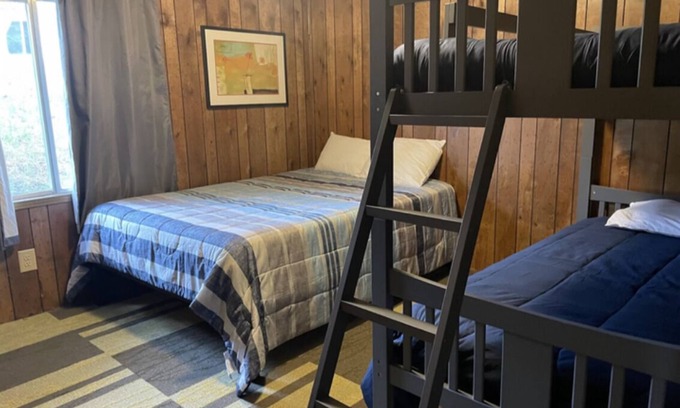 Lemoyne Resort | Admiral’s Cove Resort - Full house