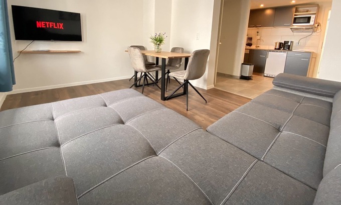 Koetz Apartment | ADN Apartments XL, Minimalist & Modern