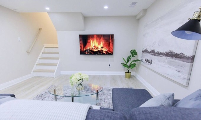 Hamilton Apartment | Adorable 1 bedroom suite in the beautiful Hamilton