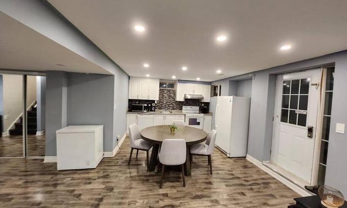 Halton Regional Municipality Apartment | Adorable 2-Bedoom walkout basement Apartment