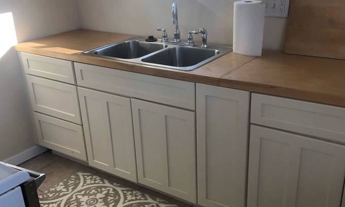 Bluffdale House | Adorable 2-Bedroom Guesthouse w/ all the amenities!