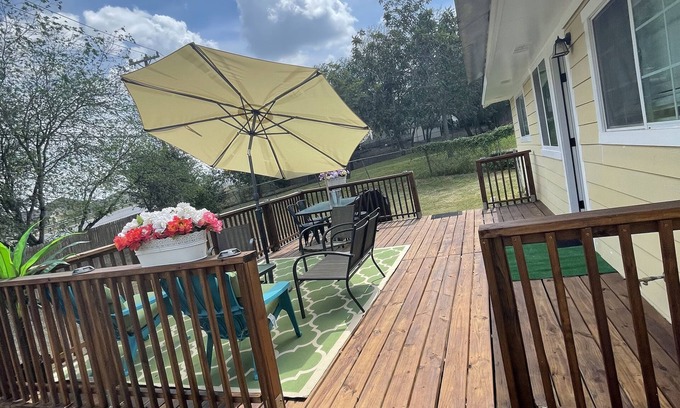 Converse House | Adorable 3 bedroom @ Sleepy Lane
