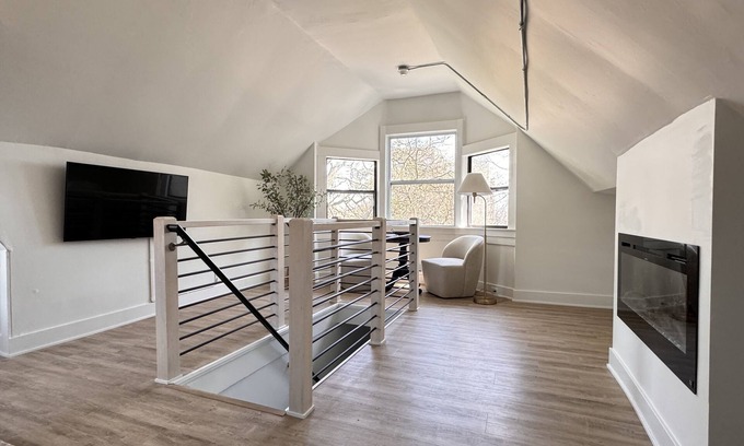 Midtown House | Adorable Abode in Midtown @ Willis St Retreat