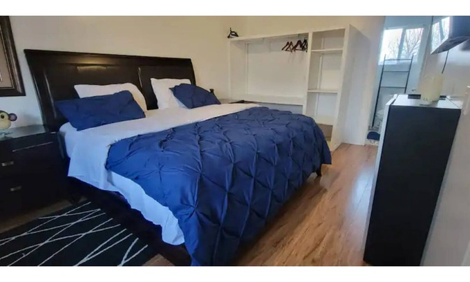 Barrie House | Adorable and spacious 3 bedrooms house close to all amenities/quite neighborhood