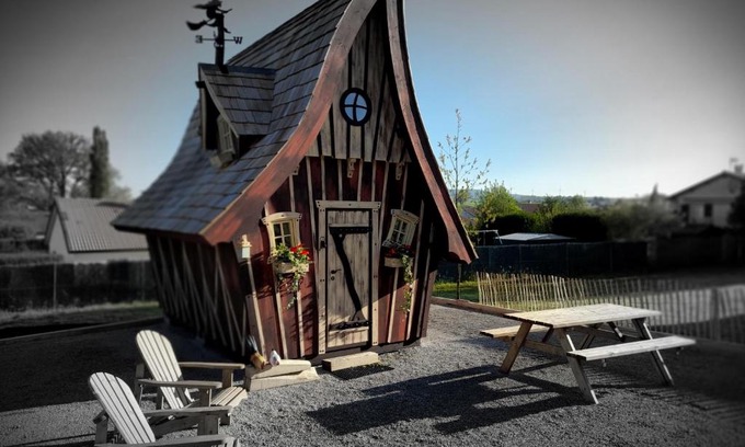Pouligney-Lusans Ski Chalet | Adorable chalet