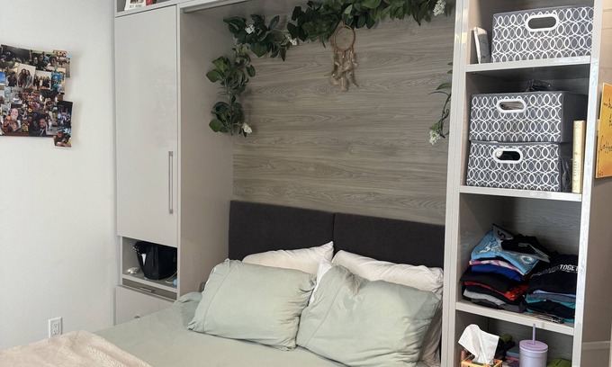East Cesar Chavez Apartment | Adorable, clean, comfy, downtown studio apartment. Heart of downtown. Super fun!