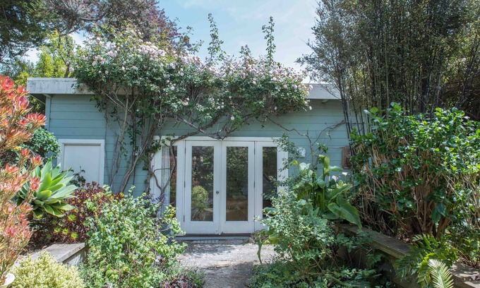 Stinson Beach Cottage | Adorable Cozy Studio