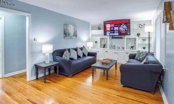 North Greece House | Adorable&Cozy Suburban Home Mins from Dwtn/Airport