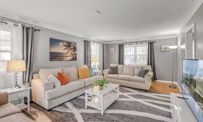 Maplewood House | Adorable Home- 3M Headquarter/MOA/St Paul