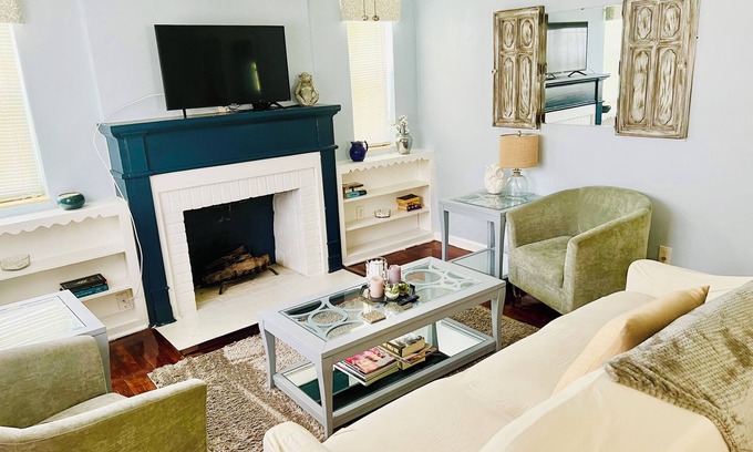 St. Nicholas House | Adorable Home! King beds! Very peaceful and safe!