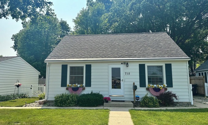 Mankato House | Adorable house in lower north