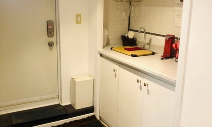 Oakwood Village House | Adorable house with WiFi in vibrant Toronto