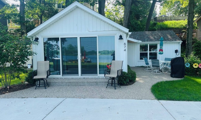Sand Creek Cottage | Adorable Lakeside Cottage with Lake Views, Kayaks and a Canoe