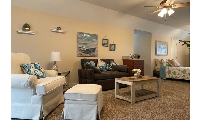 Lakeland Apartment | Adorable private 1-bedroom studio on mini-farm.