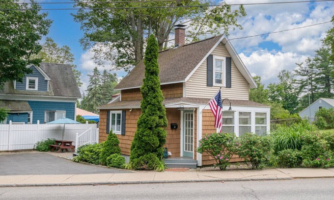 Old Orchard Beach House | Adorable Seaside Cottage