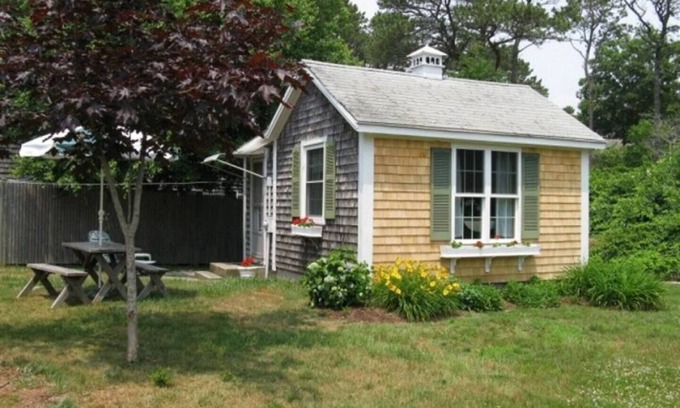 Dennis Port Cottage | Adorable Studio cottage with Queen bed