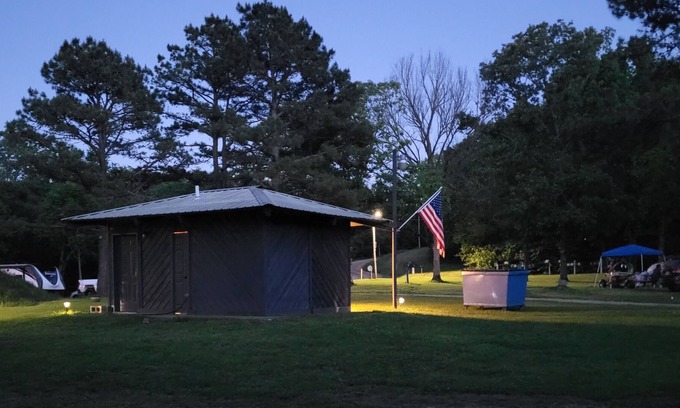 Proctor Cabin | Adorable tiny cabin close to Illinois river