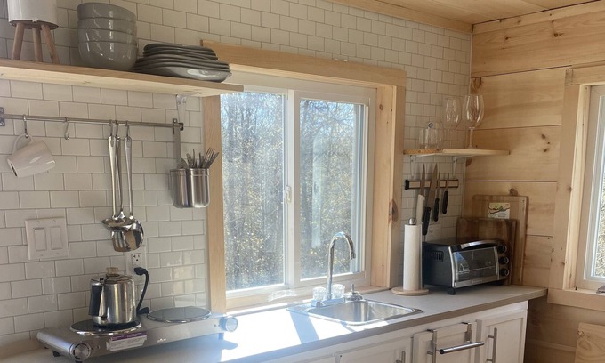 Central Frontenac Cabin | AdorableTiny Home