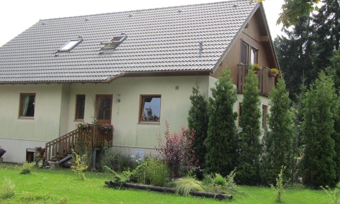 Hermsdorf-Erzgebirge Apartment | Adrett