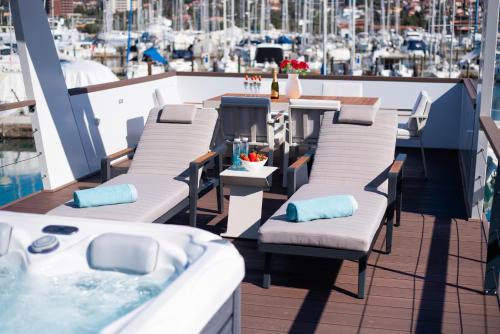 Seca House | Adria Portorož Luxury Houseboat