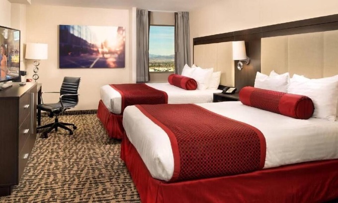 Gateway District House | Adventure Awaits! 3 Great Units On Strip, 2 Pools, Casino, Near High Roller