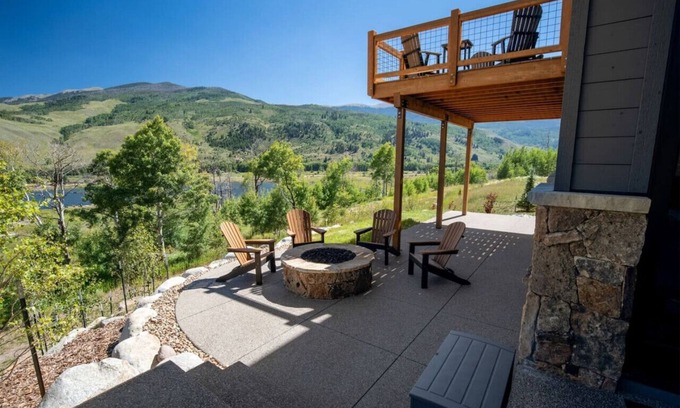 Silverthorne House | Adventure Lakehouse - Private Hot Tub, Mountain and Lake Views
