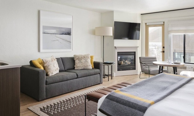 Teton Village Hotel | Adventure-Ready Lodge w/Private Ski Lockers & Steps from Gondolas