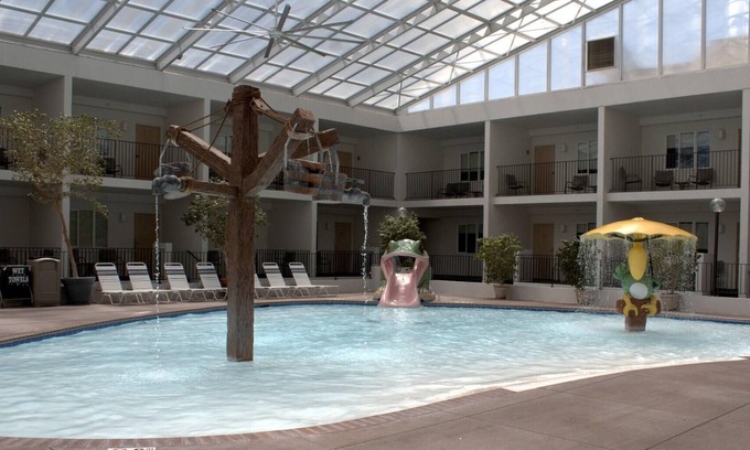 Altoona Hotel | Adventureland Inn