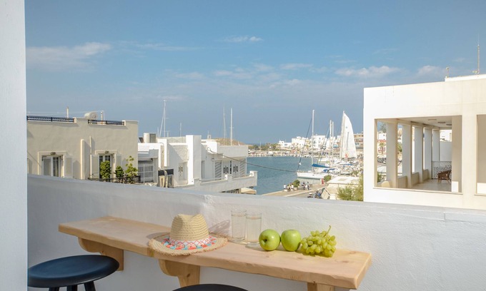 Old Town Naxos Apartment | Aegean Jasmine - In The Center