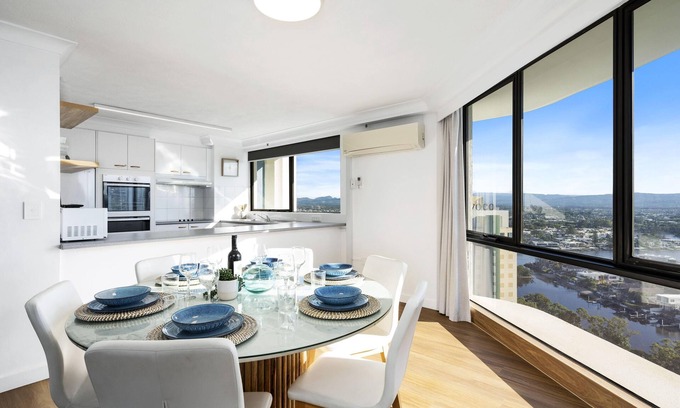 Surfers Paradise Apartment | Aegean - Modern 2 Bedroom Ocean View Unit
