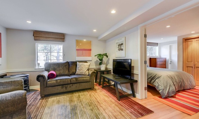 Glenview Apartment | Aesthetically Elegant Downstairs Unit In Oakland 1 Bedroom Apts by RedAwning
