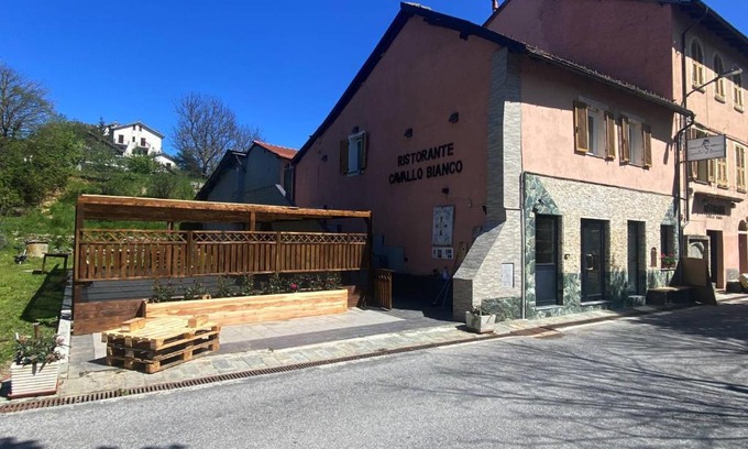 Giusvalla House | Affittacamere Cavallo Bianco