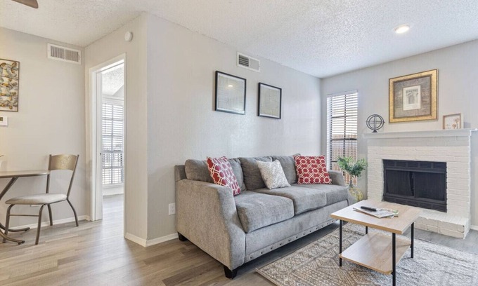 Park Central Apartment | AFFORDABILITY AT ITS FINEST! COZY 1 BED 1 BATH