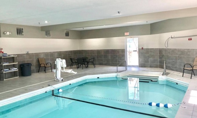 Council Bluffs House | Affordability Meets Comfort! 4 Comfortable Units, Pool, Pets Allowed!