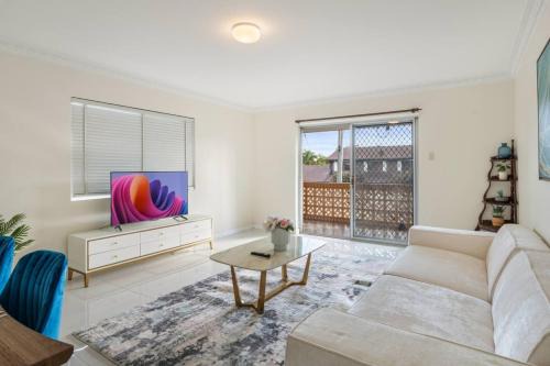 Robertson House | Affordable 4BR Family Home Convenient and Comfort