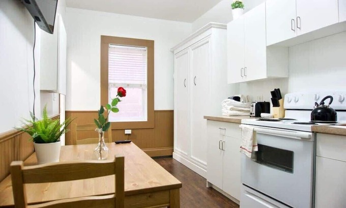 Moose Jaw Apartment | Affordable Micro Suite, Parking, 4k Smart TV, Downtown, WiFi