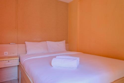 Rawasari Apartment | Affordable Price 2BR Green Pramuka City Apartment By Travelio