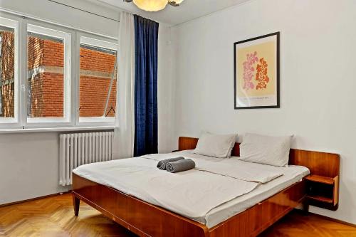Drumul Taberei Apartment | AFI Mall 3 Bedrooms Apartment - Perfect for Families or Groups