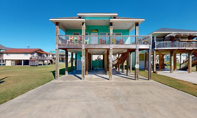 Port Bolivar House | Afternoon D'lite | Grill, Alfresco Dining | Walk 3 Minutes to Beach