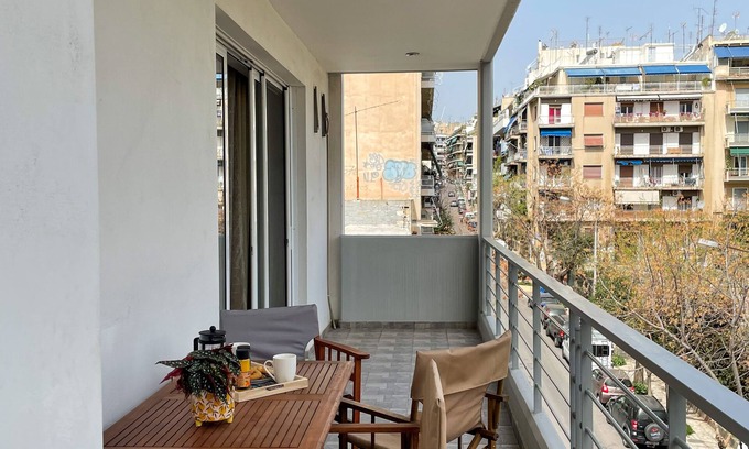 Ampelokipoi Apartment | Ageliki's Athens Centre 2BDRM & Parking
