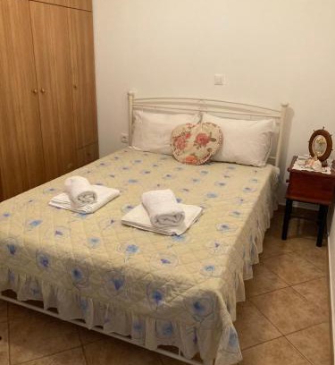 Andros Apartment | AGKYRA Rooms (Love)