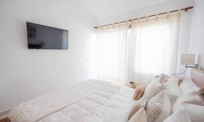 Limni Vouliagmenis Apartment | Agrambeli Apartment 2/7 at Heraion Lagoon