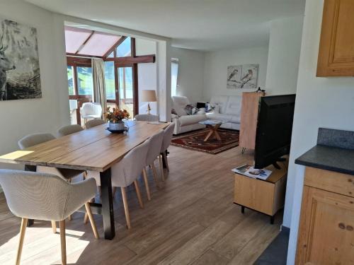 Davos Apartment | Agrimonia - 5,5-Zi Duplex Wohnung bis 9 Personen mit eigenem Garten