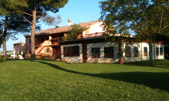 Offagna House | Agriturismo Casale il Gallo Bianco