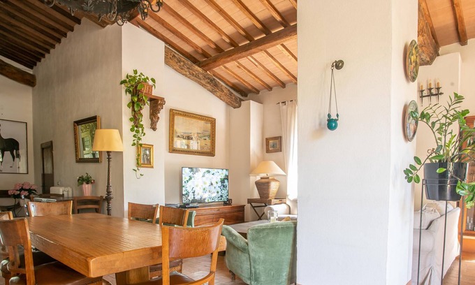 Pescia Fiorentina Apartment | Agriturismo 'Del Fiume' with Garden & Wi-Fi