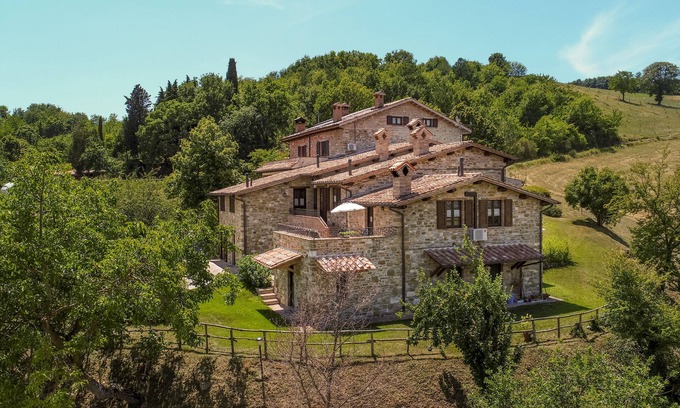 Monteluiano Hotel | Agriturismo Fonte Chiara
